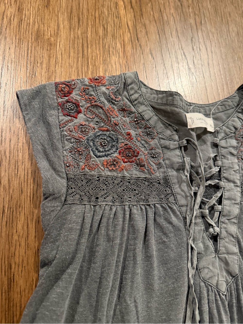 Lucky Brand Embroidered Lace-Up Boho Peasant Top in Charcoal Gray Size XS - Picture 5 of 7
